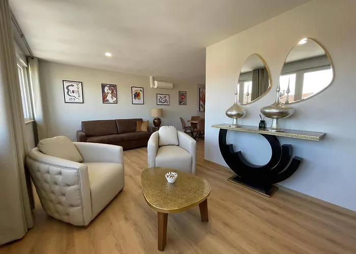 Appartement Yves Saint Laurent/ Coco Chanel