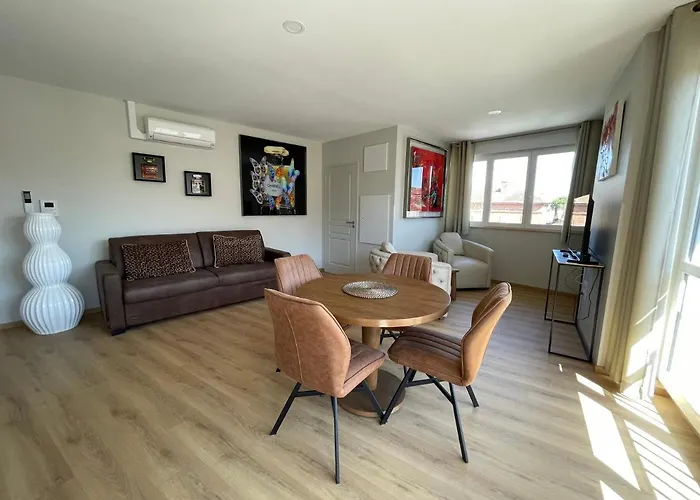 Yves Saint Laurent/ Coco Chanel Appartement