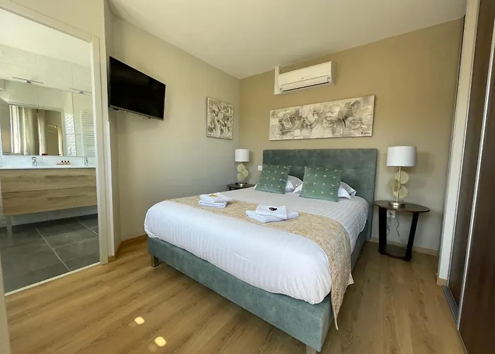 Yves Saint Laurent/ Coco Chanel Appartement Albi