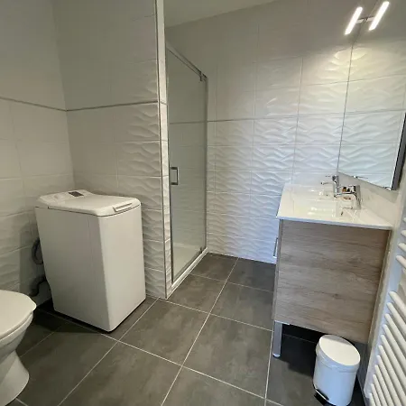 アパート Yves Saint Laurent/ Coco Chanel *